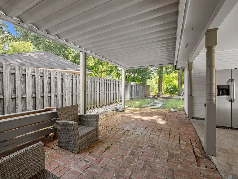 17190 N Lake Dr — Photo 22