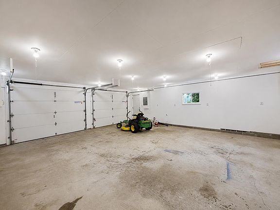 4th image of 4401 37th St SE