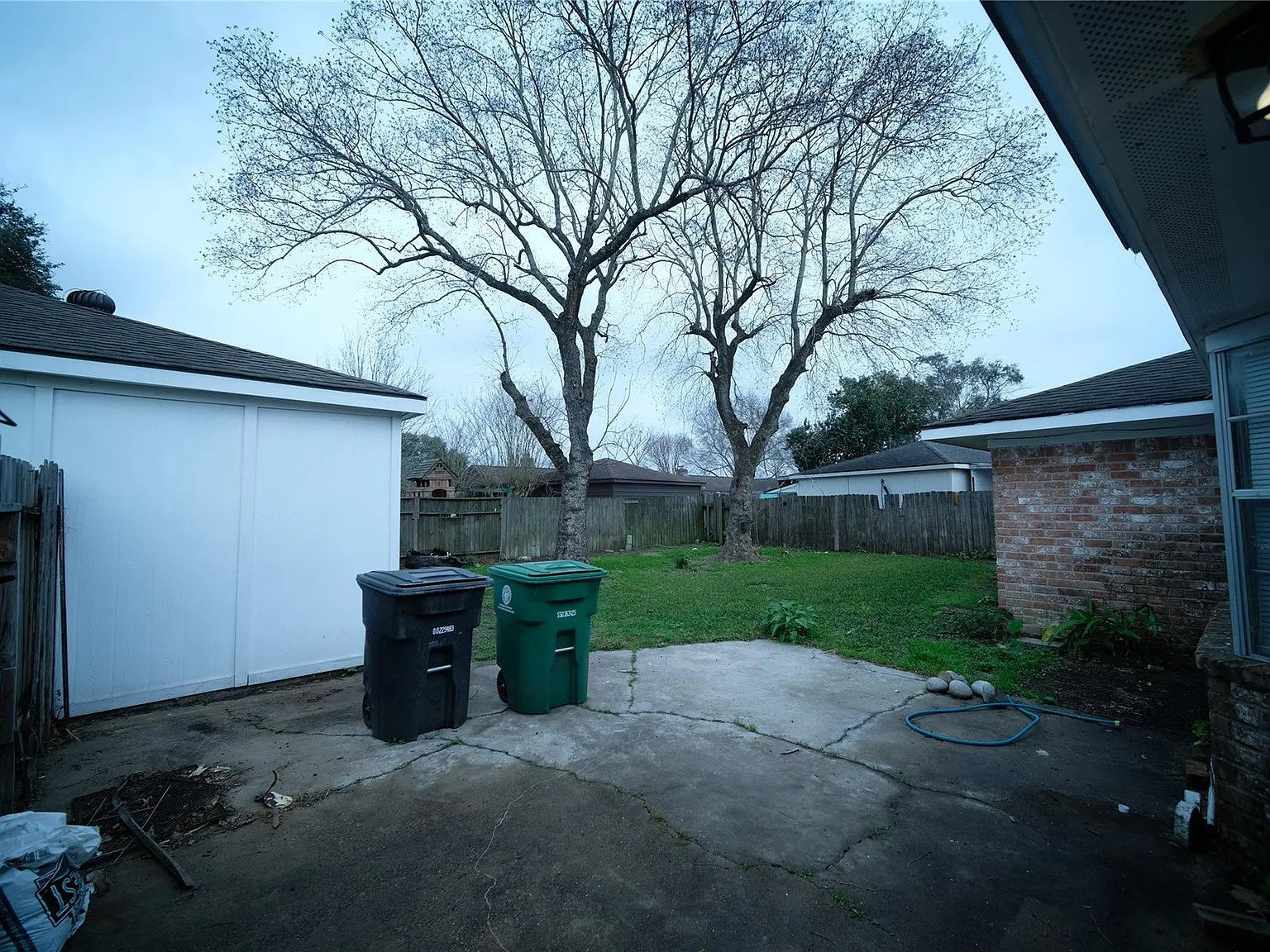 4 bed, 2.0 bath, 1827 sqft, $2,100 — Photo 3