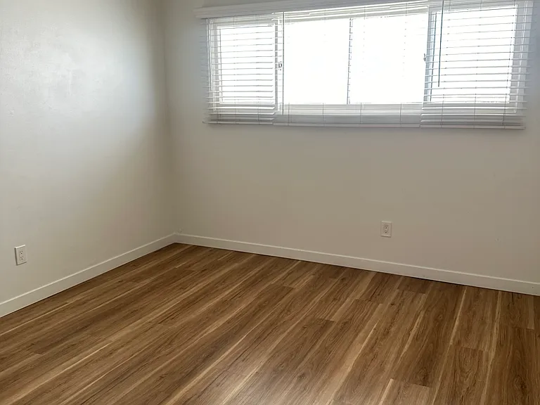 1057 Euclid Ave #5 — Photo 6