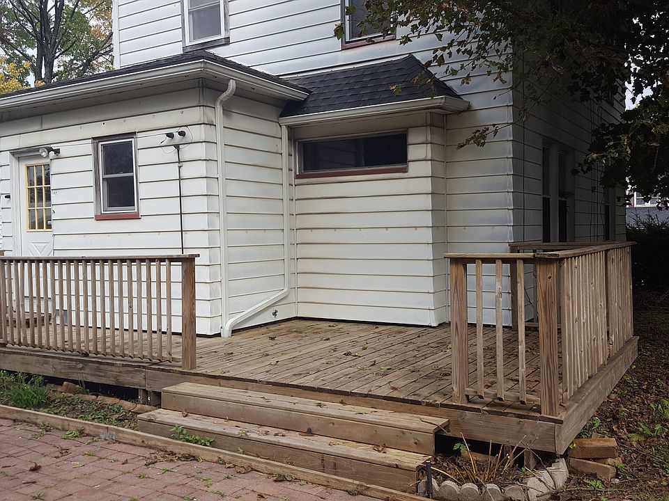 2nd image of 128 N Belle Vista Ave