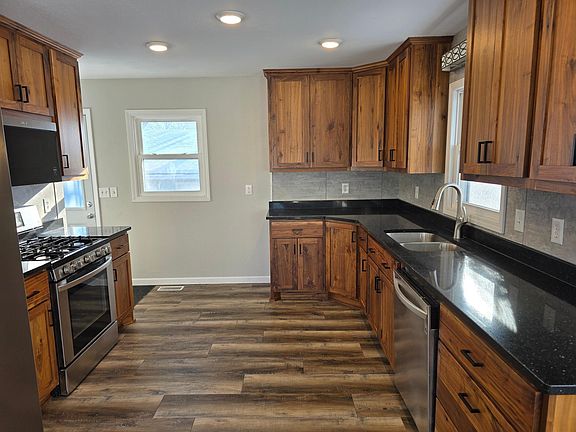3rd image of 421 West Ave