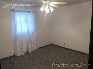 142 Parkview Dr, Trenton, IL