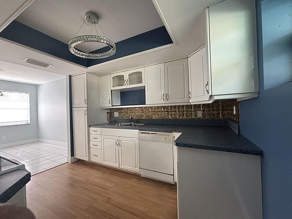 2nd image of 1160 SE 12th St