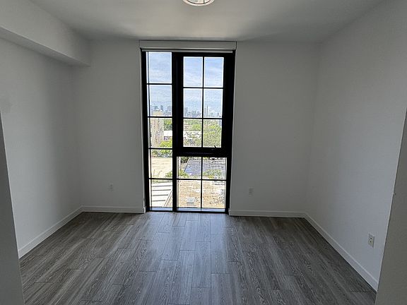 5th image of 2425 NW 2nd Ave #112