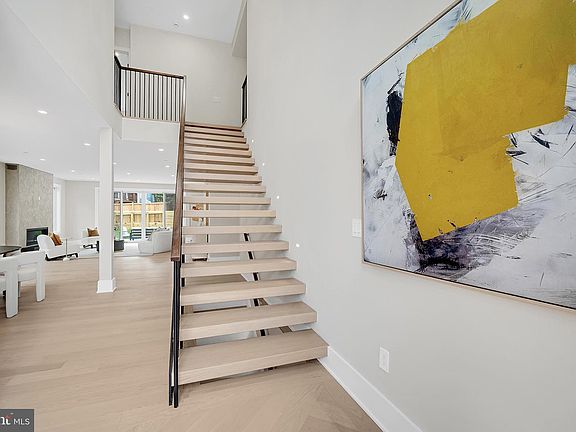 5th image of 4708 Rosedale Ave