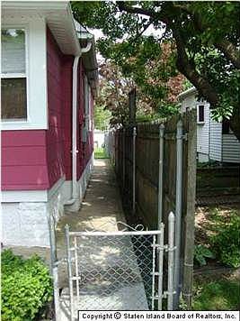 2nd image of 987 Targee St