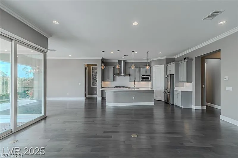 4 bed, 3.5 bath, 2432 sqft, $3,980 — Photo 4