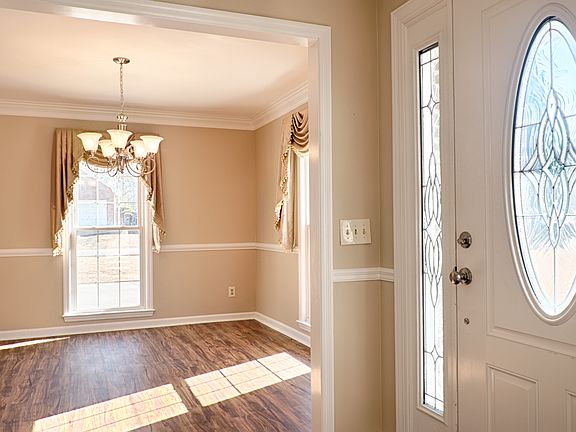 Entrance/Dining Room