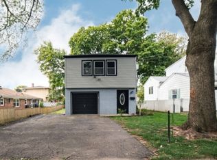 3-12 30th St, Fair Lawn, NJ 07410