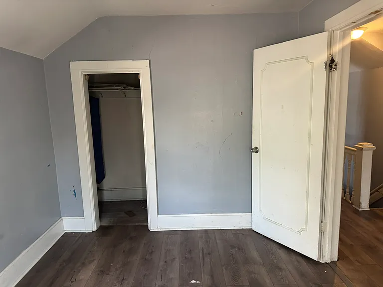 915 W 14th St — Photo 4