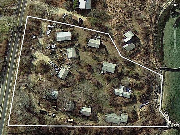 3rd image of 41 E Lake Dr