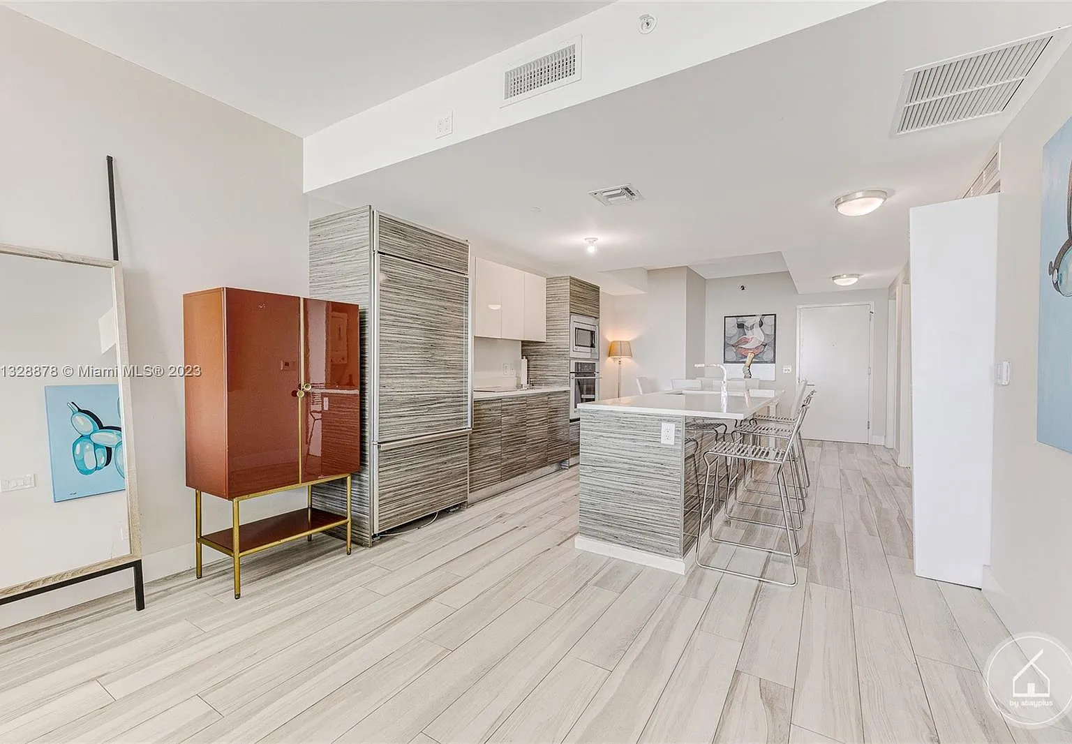 2 bed, 1095 sqft, $5,200 — Photo 4