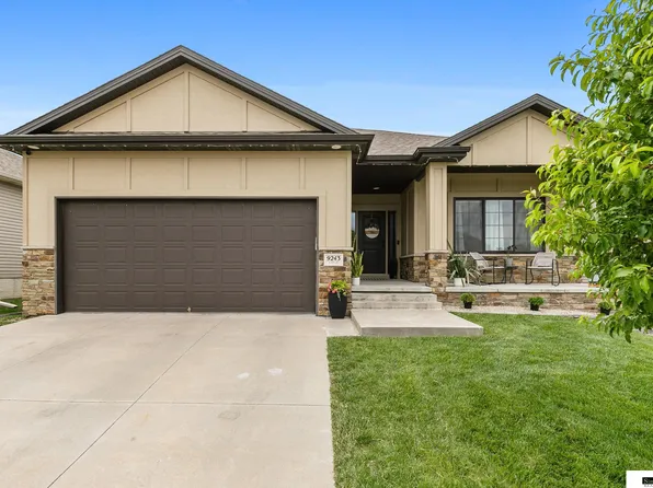 9243 S 71st St, Lincoln, NE 68516