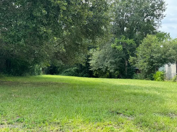 657 Walker St, Biloxi, MS 39530