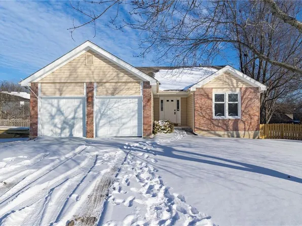 705 York Dr, Belton, MO 64012