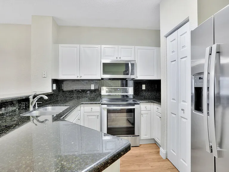 6527 Catalina Ln — Photo 7