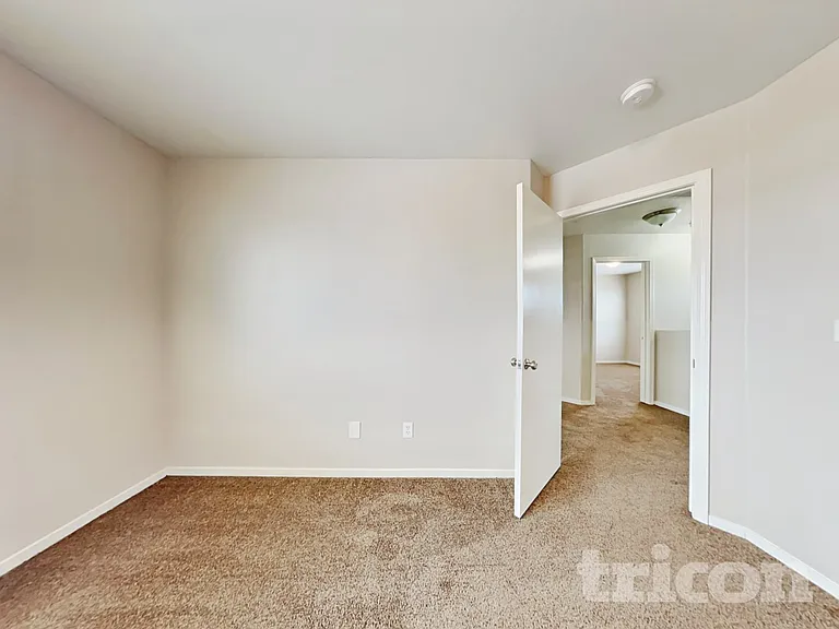 8818 Sunset Breeze Dr — Photo 5