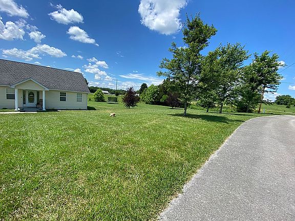 2nd image of 28 Highland Trl