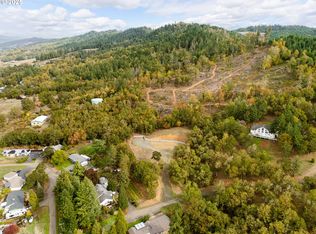 800 SE 5th St, Oakland, OR 97462