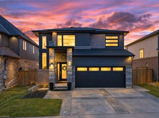 8 Myrtle St, Pelham, ON L0S1E6