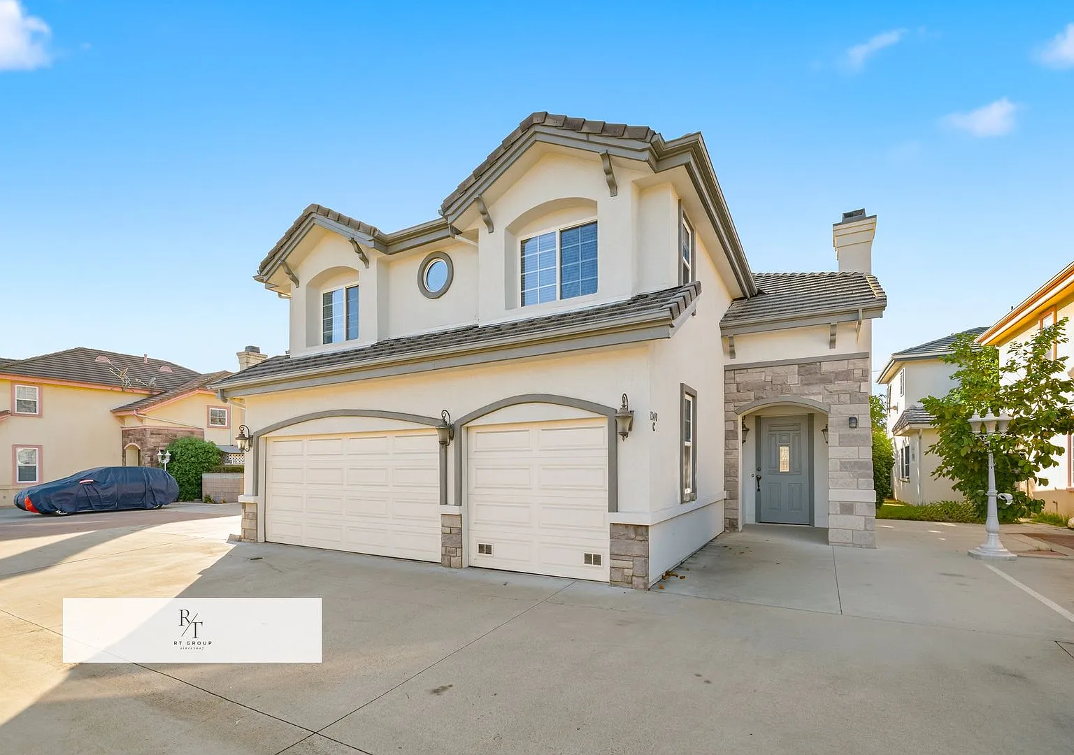 Bright & Spacious 4-Bedroom Home in El Monte Gated Community with a 3-Car Garage — Photo 1