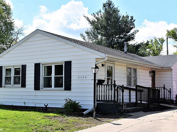 2nd image of 2109 Ellis Ave
