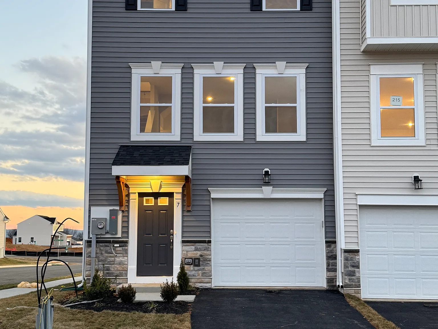 7 Sherman Ave — Photo 2