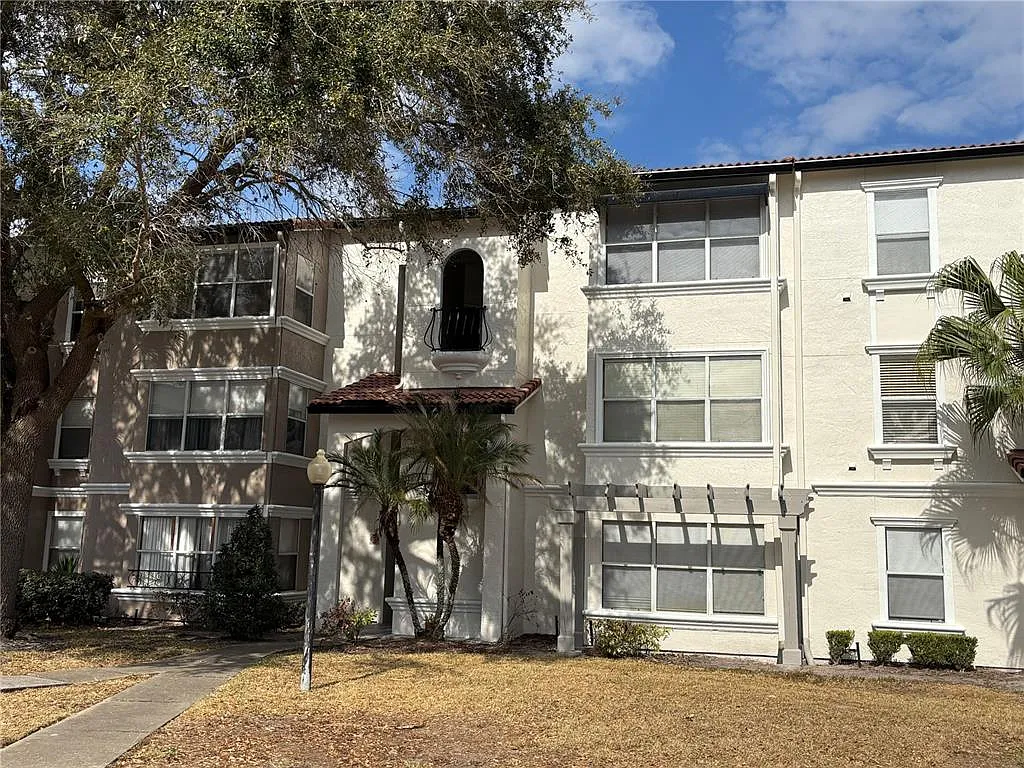 1 bed, 1.0 bath, 597 sqft, $1,250 — Photo 2