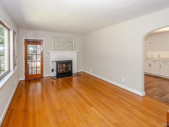 3rd image of 940 Circlewood Dr