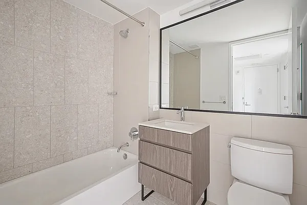 Bathroom, photo 1