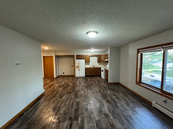 2039 Crescent Rd APT 4, Sanford, MI 48657