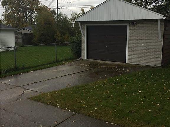 2nd image of 329 McNaughton Ave