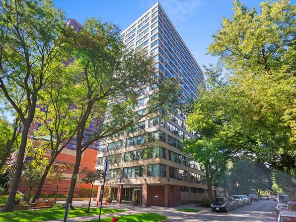 2970 N Lake Shore Dr APT 6F, Chicago, IL 60657