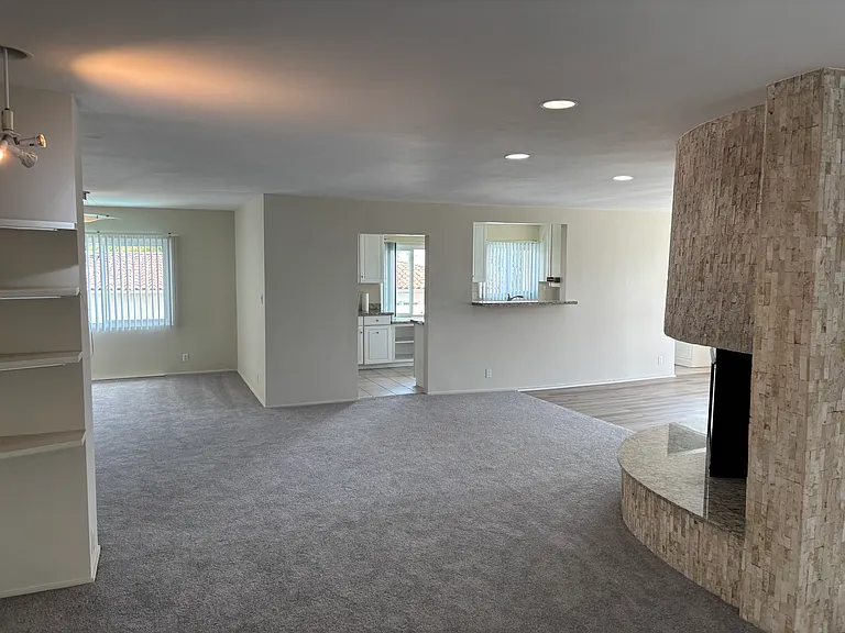 915 Ocean Ave #302 — Photo 21
