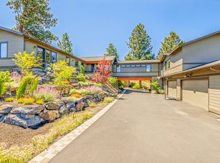 61583 Hosmer Lake Dr, Bend, OR 97702