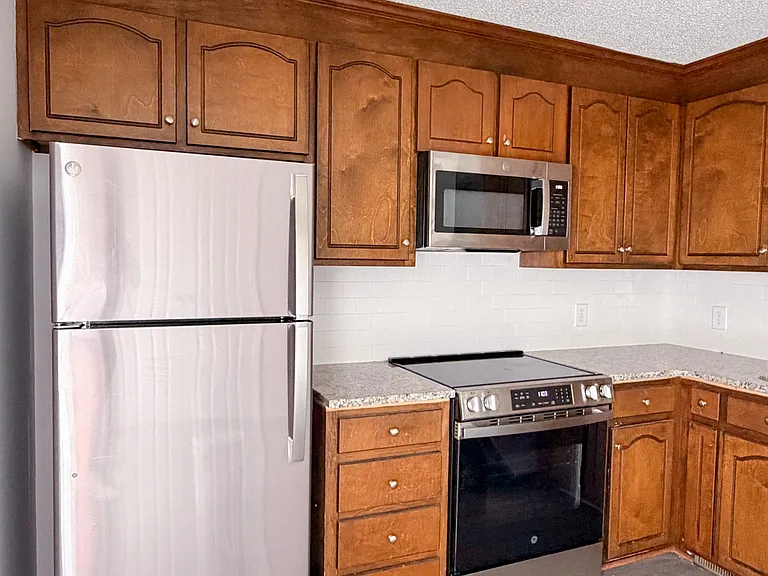 406 W Hooks River Rd #D — Photo 3