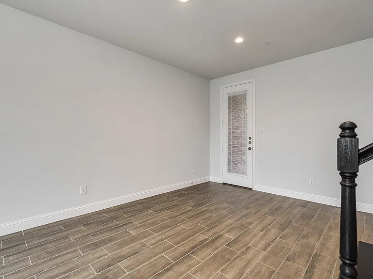 6805 Andrew Dr — Photo 30