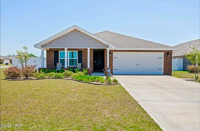 194 Spikes Cir — Photo 1