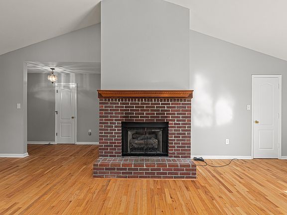 4th image of 113 Alta Dr