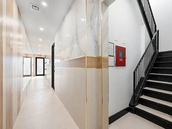 3rd image of 379 Hawthorne St #4L