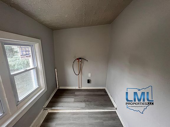 2nd image of 6901 Hague Ave #2