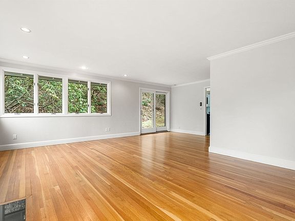 4th image of 7 Walker Rd