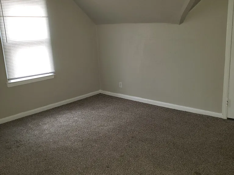 5077 Berkshire St — Photo 14