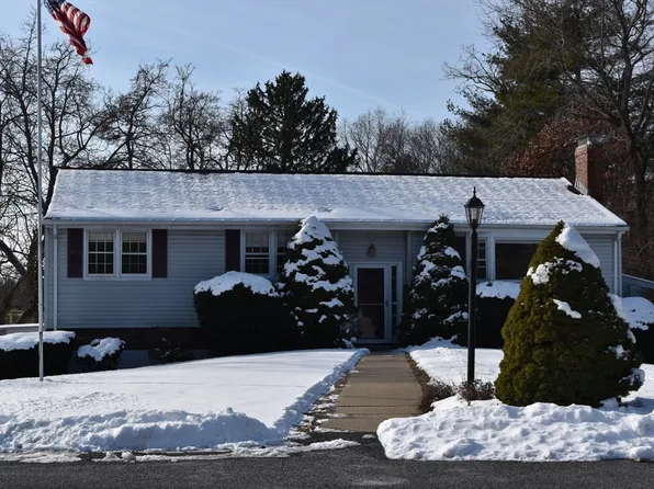 14 Costa Cir, Framingham, MA 01701