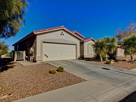 3rd image of 4350 E Strawberry Dr