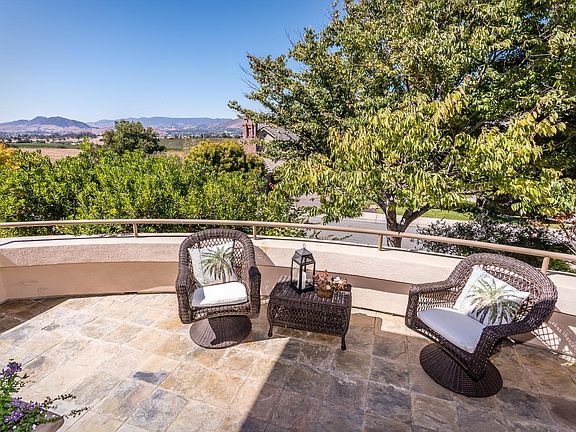 3rd image of 875 Greystone Pl