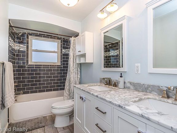 3rd image of 35325 Elmira St