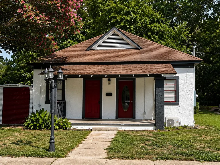 637 Baker St — Photo 1