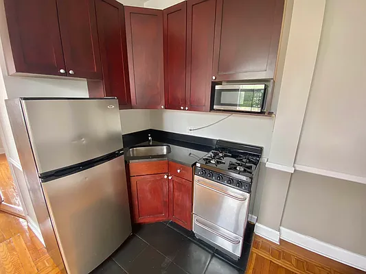 Rented by J PRESTON AND ASSOCIATES INC | media 19